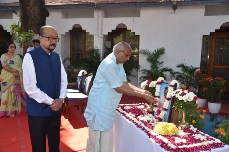 उप राष्ट्रपति, राज्यपाल  एवं मुख्यमंत्री ने भारत रत्न डॉ. भूपेन हजारिका की पुण्यतिथि पर उन्हें किया नमन